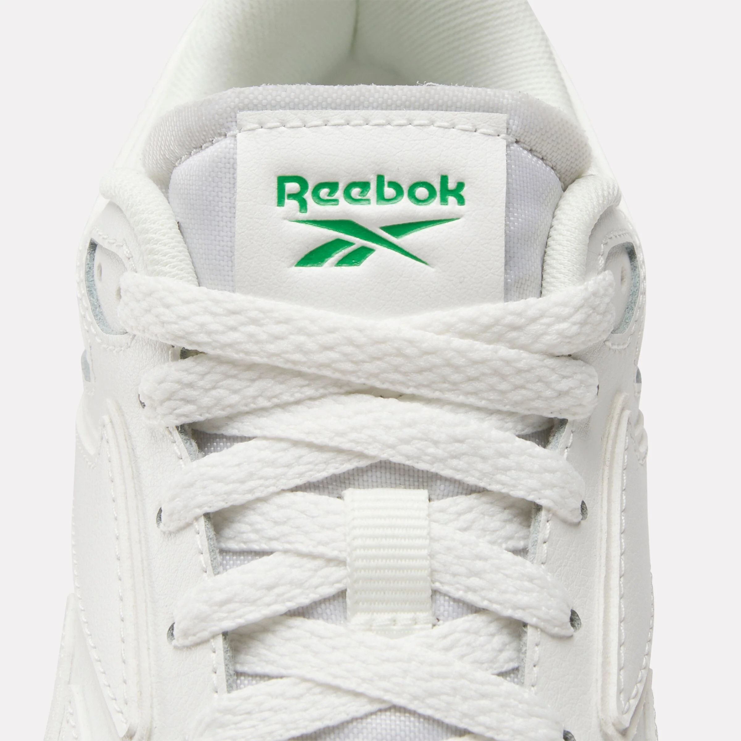 Atr Chill Basketball Shoes Chalk/Alabaster/Glengreen - Image 6