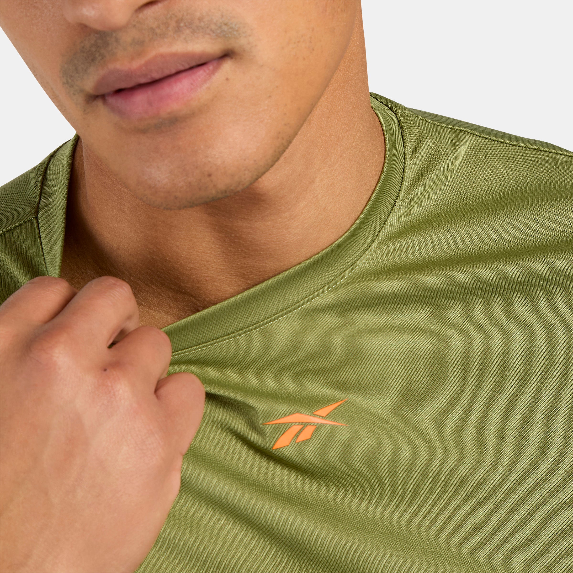Id Train Ss Tech Tee Grit Green - Image 4