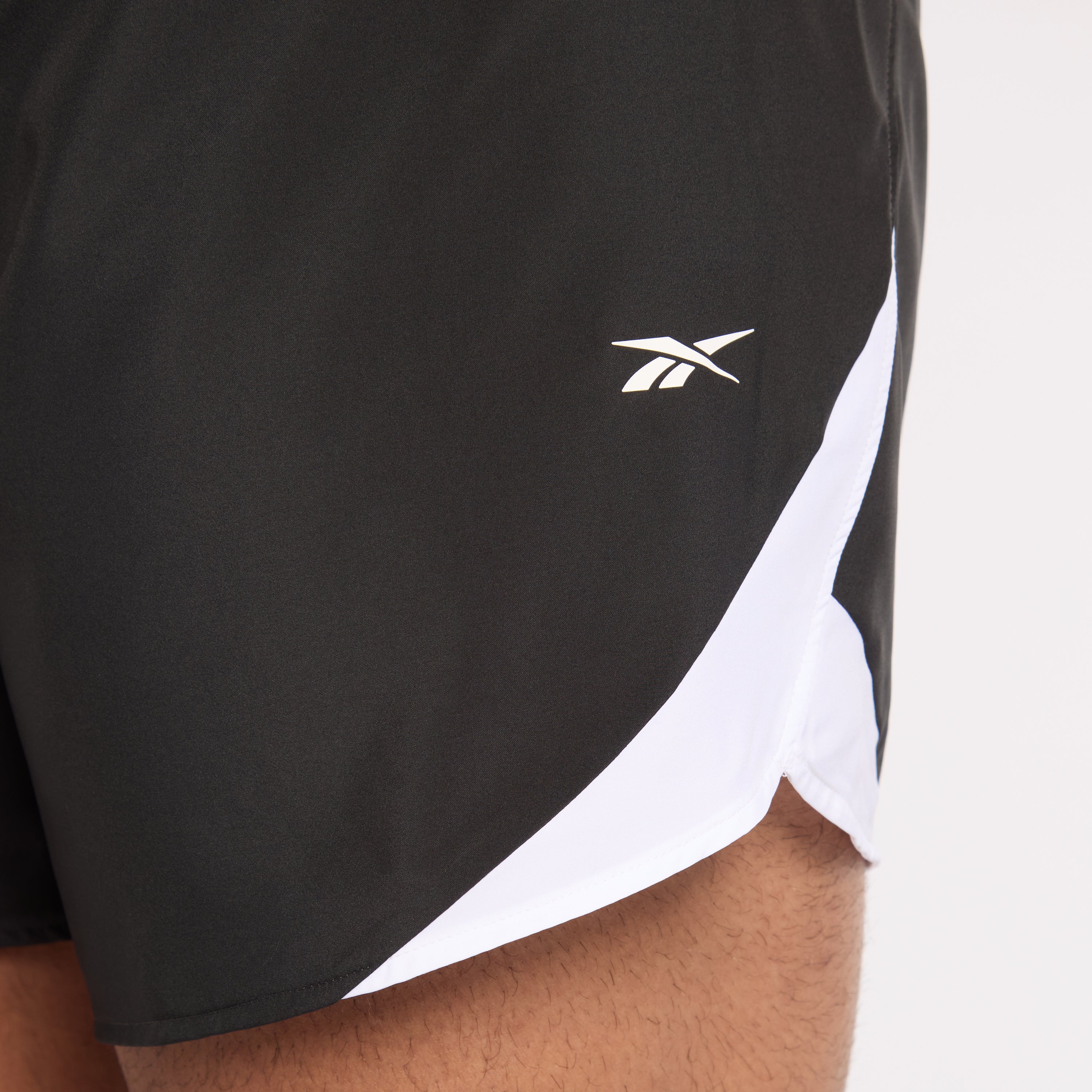 Id Train Woven Short Night Black - Image 5