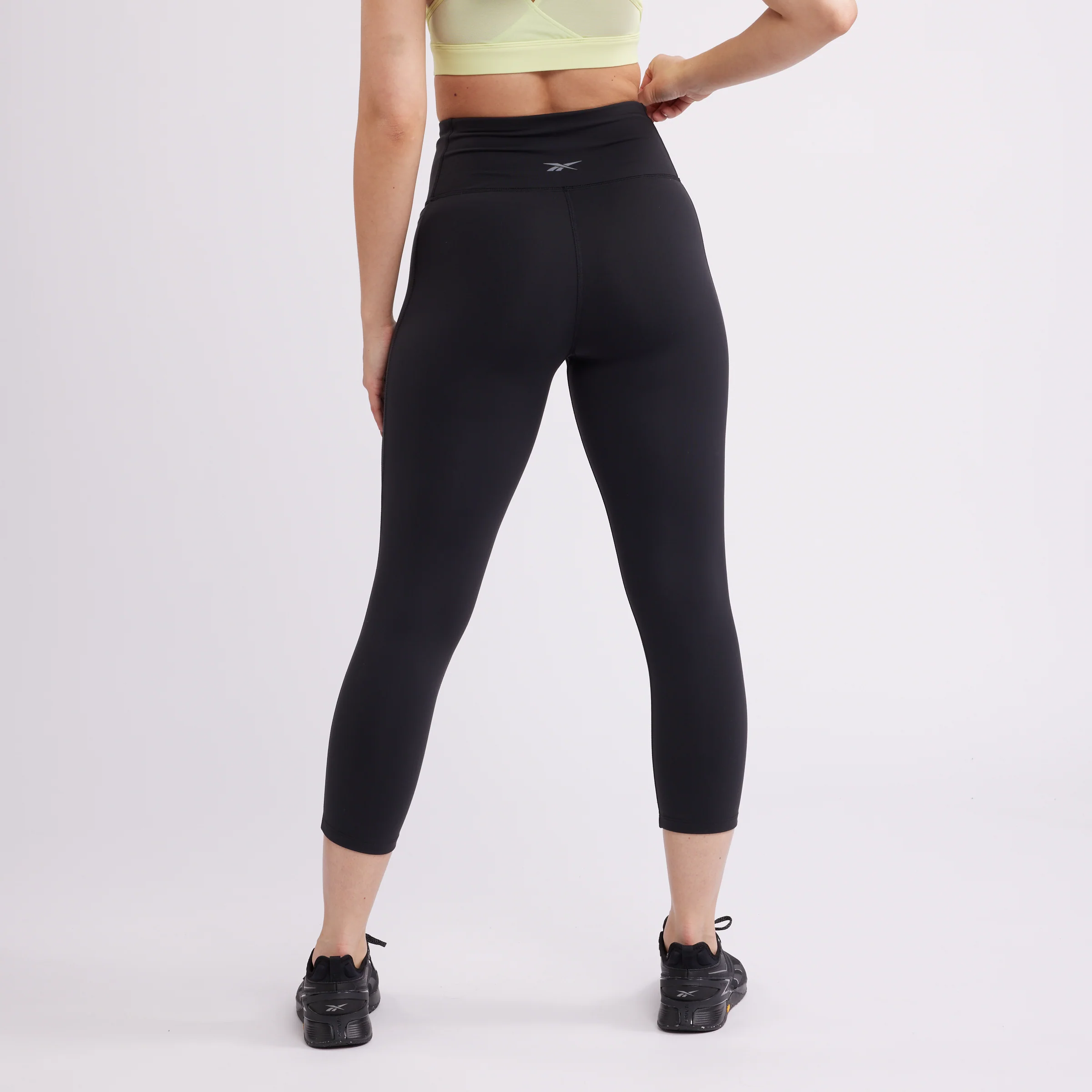 Lux 3/4 Leggings Black - Image 7