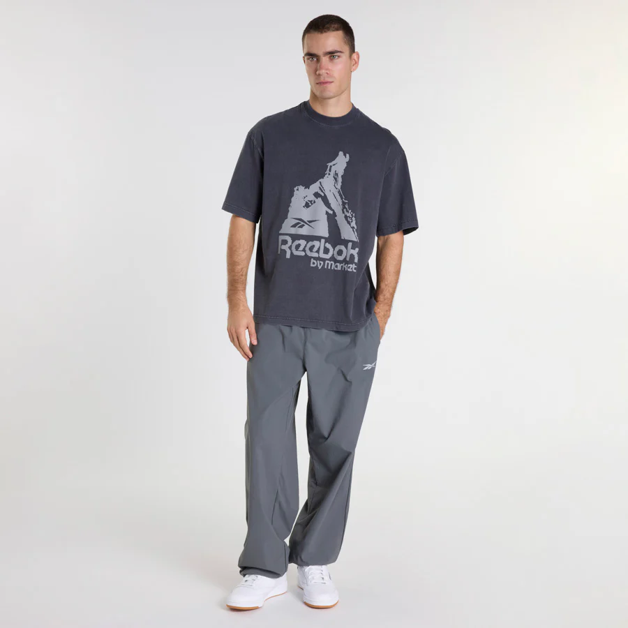 Market Graphic Tee Black