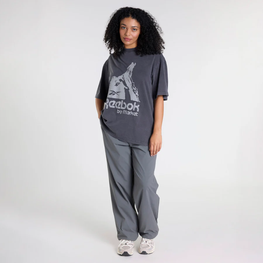 Market Graphic Tee Black - Image 6