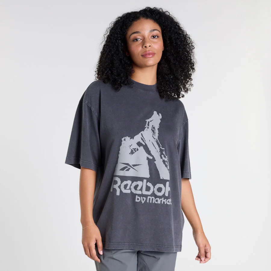 Market Graphic Tee Black - Image 7