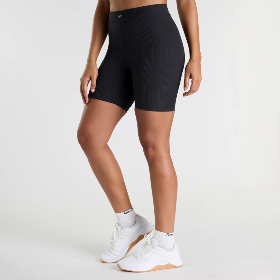 Q1 Studio Basics Bike Short Black - Image 3
